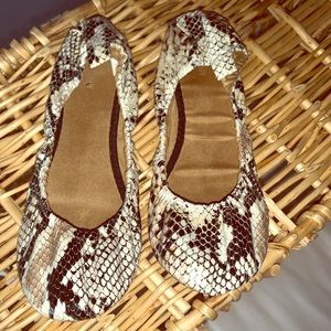 Old Navy Snake Skin Ballerina Flat